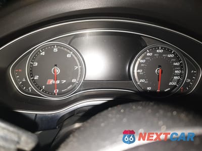 Zdjęcie 9 z 12 samochodu: 2014 AUDI RS7 VIN:WUAW2AFC5EN900997 - miniatura