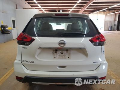 Zdjęcie 6 z 13 samochodu: 2017 NISSAN ROGUE SV VIN:5N1AT2MV5HC812705 - miniatura