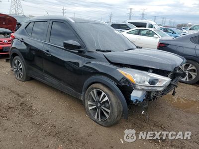 Czwarte zdjęcie samochodu z boku: 2018 NISSAN KICKS S VIN:3N1CP5CU9JL533704 - miniatura