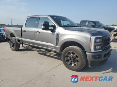 Czwarte zdjęcie samochodu z boku: 2023 FORD F250 SUPER DUTY VIN:1FT8W2BT2PEE02037 - miniatura