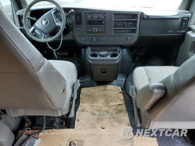 Zdjęcie 8 z 13 samochodu: 2009 GMC SAVANA G3500 VIN:1GTHG35C691130231 - miniatura