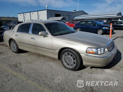 Czwarte zdjęcie samochodu z boku: 2010 LINCOLN TOWN CAR SIGNATURE LIMITED VIN:2LNBL8CV2AX752075 - miniatura