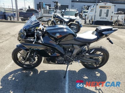 Trzecie zdjęcie samochodu z tyłu: 2022 YAMAHA YZFR7 VIN:JYARM38E1NA002401 - miniatura