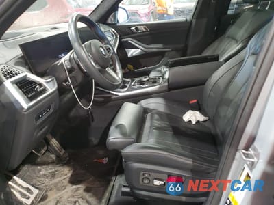 Zdjęcie 7 z 12 samochodu: 2024 BMW X7 M60I VIN:5UX33EM0XR9546475 - miniatura