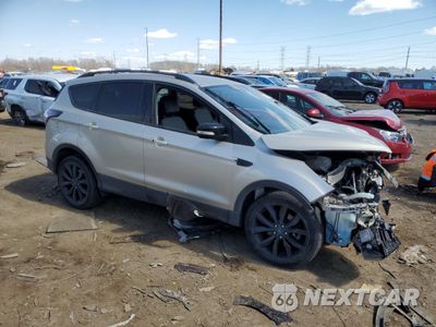 Czwarte zdjęcie samochodu z boku: 2017 FORD ESCAPE TITANIUM VIN:1FMCU9JD2HUB51610 - miniatura
