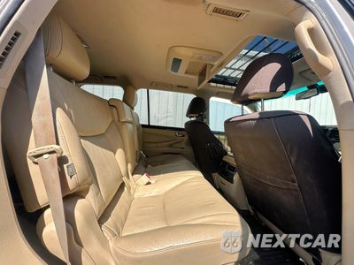 Zdjęcie 6 z 11 samochodu: 2011 LEXUS LX 570 VIN:JTJHY7AXXB4076317 - miniatura