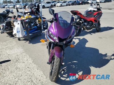 Drugie zdjęcie samochodu z przodu: 2023 YAMAHA YZFR3 A VIN:MH3RH18Y1PK009497 - miniatura