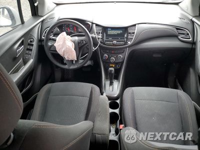 Zdjęcie 8 z 15 samochodu: 2019 CHEVROLET TRAX LS VIN:3GNCJKSB5KL377862 - miniatura