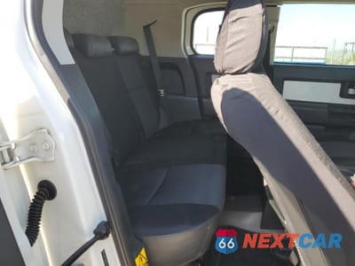 Zdjęcie 10 z 14 samochodu: 2010 TOYOTA FJ CRUISER VIN:JTEBU4BF2AK071353 - miniatura