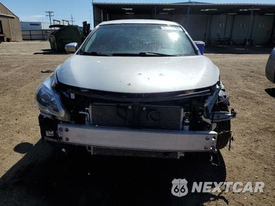 Piąte zdjęcie samochodu w środku: 2015 NISSAN ALTIMA 2.5 VIN:1N4AL3AP0FN338945 - miniatura