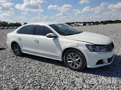Czwarte zdjęcie samochodu z boku: 2016 VOLKSWAGEN PASSAT S VIN:1VWAT7A39GC026566 - miniatura