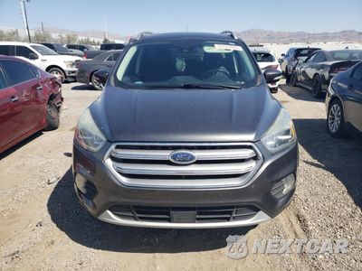 Piąte zdjęcie samochodu w środku: 2017 FORD ESCAPE TITANIUM VIN:1FMCU0J90HUC14064 - miniatura