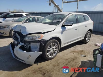 2015 VOLVO XC60 YV440MDJXF2680270 - główne zdjęcie licytacji z USA - miniatura