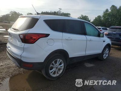 Trzecie zdjęcie samochodu z tyłu: 2019 FORD ESCAPE SE VIN:1FMCU0GD5KUB94784 - miniatura