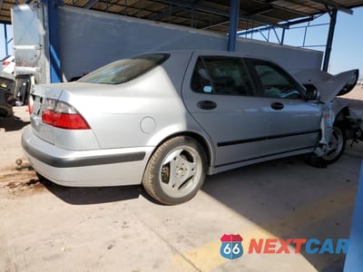 Trzecie zdjęcie samochodu z tyłu: 2000 SAAB 9-5 AERO VIN:YS3EH48G1Y3049167 - miniatura