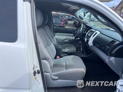 Piąte zdjęcie samochodu w środku: 2015 TOYOTA TACOMA ACC VIN:5TFUX4EN1FX033789 - miniatura