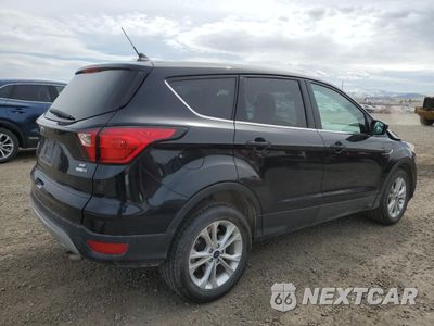 Trzecie zdjęcie samochodu z tyłu: 2019 FORD ESCAPE SE VIN:1FMCU9GD9KUC26463 - miniatura