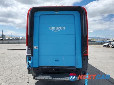 Zdjęcie 11 z 14 samochodu: 2023 RIVIAN EDV 700 VIN:7FCEHEB70PN008225 - miniatura