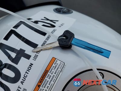 Zdjęcie 8 z 9 samochodu: 2012 YAMAHA FZ6 RC VIN:JYARJ18Y3CA002176 - miniatura