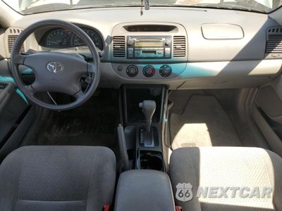 Zdjęcie 8 z 12 samochodu: 2002 TOYOTA CAMRY LE VIN:JTDBE32K720064534 - miniatura