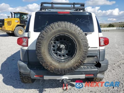 Zdjęcie 6 z 14 samochodu: 2010 TOYOTA FJ CRUISER VIN:JTEBU4BF2AK071353 - miniatura