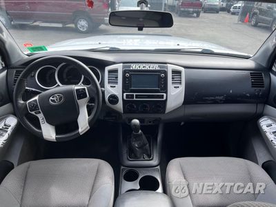 Zdjęcie 9 z 10 samochodu: 2015 TOYOTA TACOMA ACC VIN:5TFUX4EN1FX033789 - miniatura