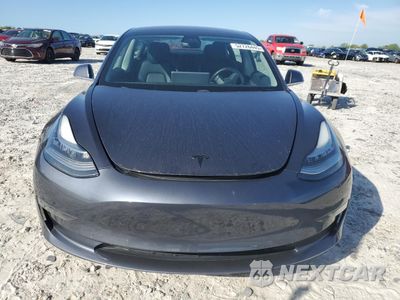 Piąte zdjęcie samochodu w środku: 2018 TESLA MODEL 3 VIN:5YJ3E1EA9JF034558 - miniatura