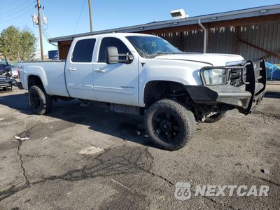 Czwarte zdjęcie samochodu z boku: 2012 GMC SIERRA K2500 SLT VIN:1GT121E85CF121305 - miniatura