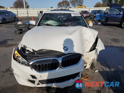 Piąte zdjęcie samochodu w środku: 2025 BMW 330I VIN:3MW69CW0XS8F12525 - miniatura