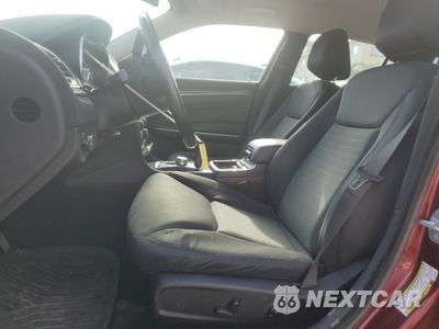 Zdjęcie 6 z 9 samochodu: 2019 CHRYSLER 300 TOURING VIN:2C3CCAAG0KH614393 - miniatura