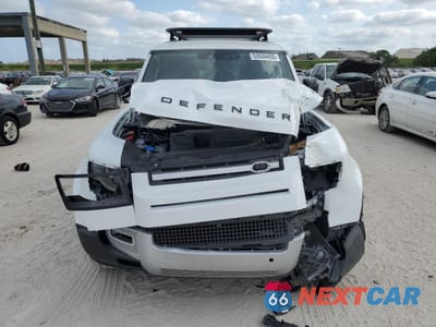 Piąte zdjęcie samochodu w środku: 2023 LAND ROVER DEFENDER 110 SE VIN:SALEPEEU6P2224987 - miniatura