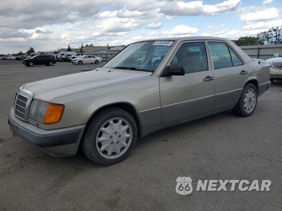1993 MERCEDES-BENZ 300 E WDBEA32E4PB977085 - główne zdjęcie licytacji z USA - miniatura