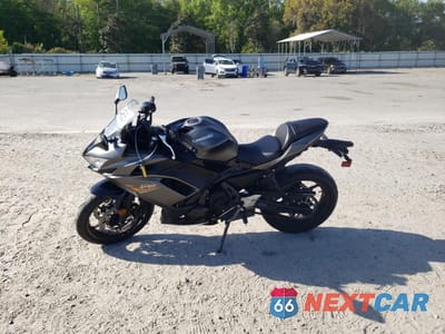 Trzecie zdjęcie samochodu z tyłu: 2023 KAWASAKI EX650 R VIN:ML5EXER17PDA89950 - miniatura
