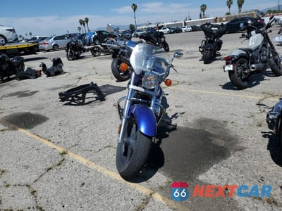 Drugie zdjęcie samochodu z przodu: 2016 HONDA VT1300 CR VIN:JH2SC6614GK600013 - miniatura