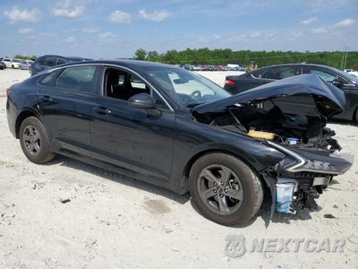 Czwarte zdjęcie samochodu z boku: 2023 KIA K5 LXS VIN:5XXG14J26PG217709 - miniatura