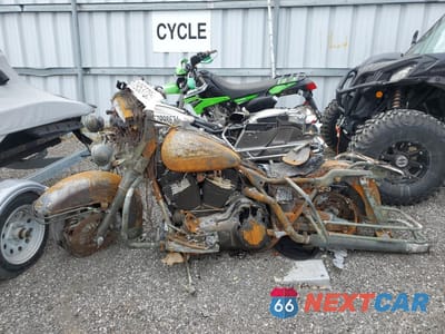 Trzecie zdjęcie samochodu z tyłu: 2001 HARLEY-DAVIDSON FLHTCUI VIN:1HD1FCW131Y606639 - miniatura