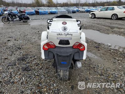 Czwarte zdjęcie samochodu z boku: 2011 CAN-AM SPYDER ROADSTER RT-LTD VIN:2BXJBDC13BV001878 - miniatura
