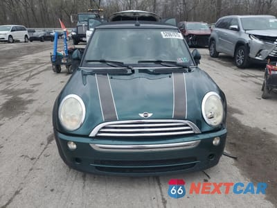 Piąte zdjęcie samochodu w środku: 2007 MINI COOPER VIN:WMWRF33527TG16774 - miniatura
