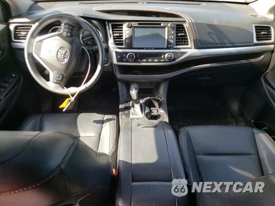 Zdjęcie 8 z 13 samochodu: 2016 TOYOTA HIGHLANDER XLE VIN:5TDKKRFHXGS150581 - miniatura