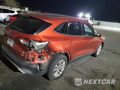 Trzecie zdjęcie samochodu z tyłu: 2020 FORD ESCAPE SE VIN:1FMCU0G67LUA78540 - miniatura