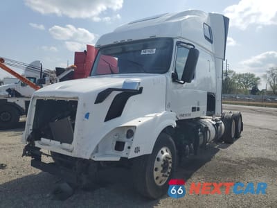 Drugie zdjęcie samochodu z przodu: 2014 VOLVO VNL SEMI TRUCK VIN:4V4NC9EH2EN167569 - miniatura