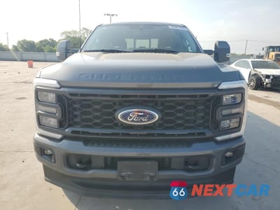 Piąte zdjęcie samochodu w środku: 2023 FORD F250 SUPER DUTY VIN:1FT8W2BT2PEE02037 - miniatura