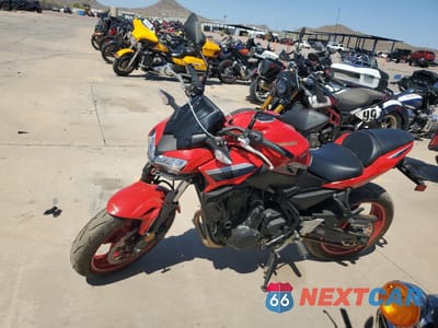 Trzecie zdjęcie samochodu z tyłu: 2022 KAWASAKI ER650 K VIN:ML5EREK19NDA69104 - miniatura