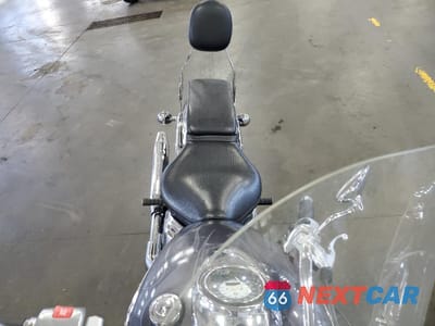 Piąte zdjęcie samochodu w środku: 2005 YAMAHA XVS1100 A VIN:JYAVP11E85A066441 - miniatura