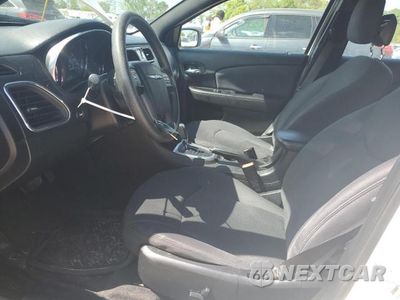 Zdjęcie 7 z 12 samochodu: 2012 CHRYSLER 200 LX VIN:1C3CCBAB3CN262705 - miniatura