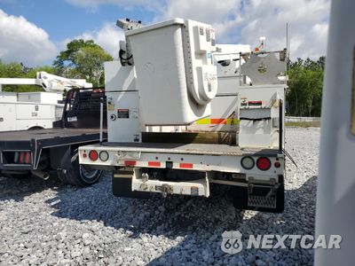 Czwarte zdjęcie samochodu z boku: 2013 FORD F450 SUPER DUTY BUCKET TRUCK VIN:1FDUF4GY0DEB05287 - miniatura