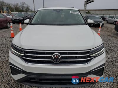 Piąte zdjęcie samochodu w środku: 2023 VOLKSWAGEN TIGUAN SE VIN:3VVNB7AX0PM096421 - miniatura