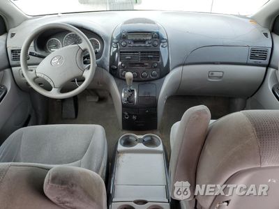 Zdjęcie 8 z 15 samochodu: 2005 TOYOTA SIENNA CE VIN:5TDZA23C85S367884 - miniatura