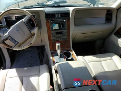 Zdjęcie 8 z 15 samochodu: 2012 LINCOLN NAVIGATOR L VIN:5LMJJ3H54CEL09117 - miniatura