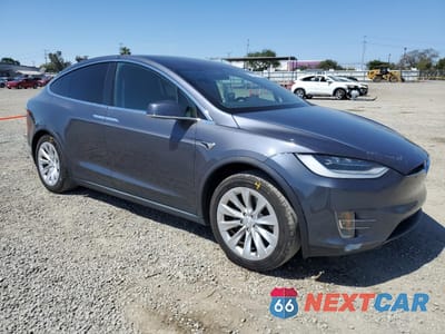 Czwarte zdjęcie samochodu z boku: 2021 TESLA MODEL X VIN:5YJXCDE26MF323693 - miniatura